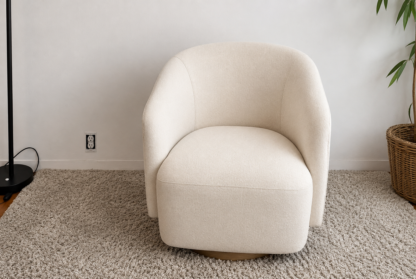 Liquidation Henredon Murphy Swivel Cream Boucle Chair