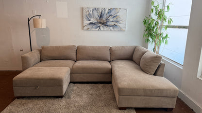 Liquidation Thomasville Walsen Sectional With Ottoman