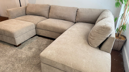 Liquidation Thomasville Walsen Sectional With Ottoman