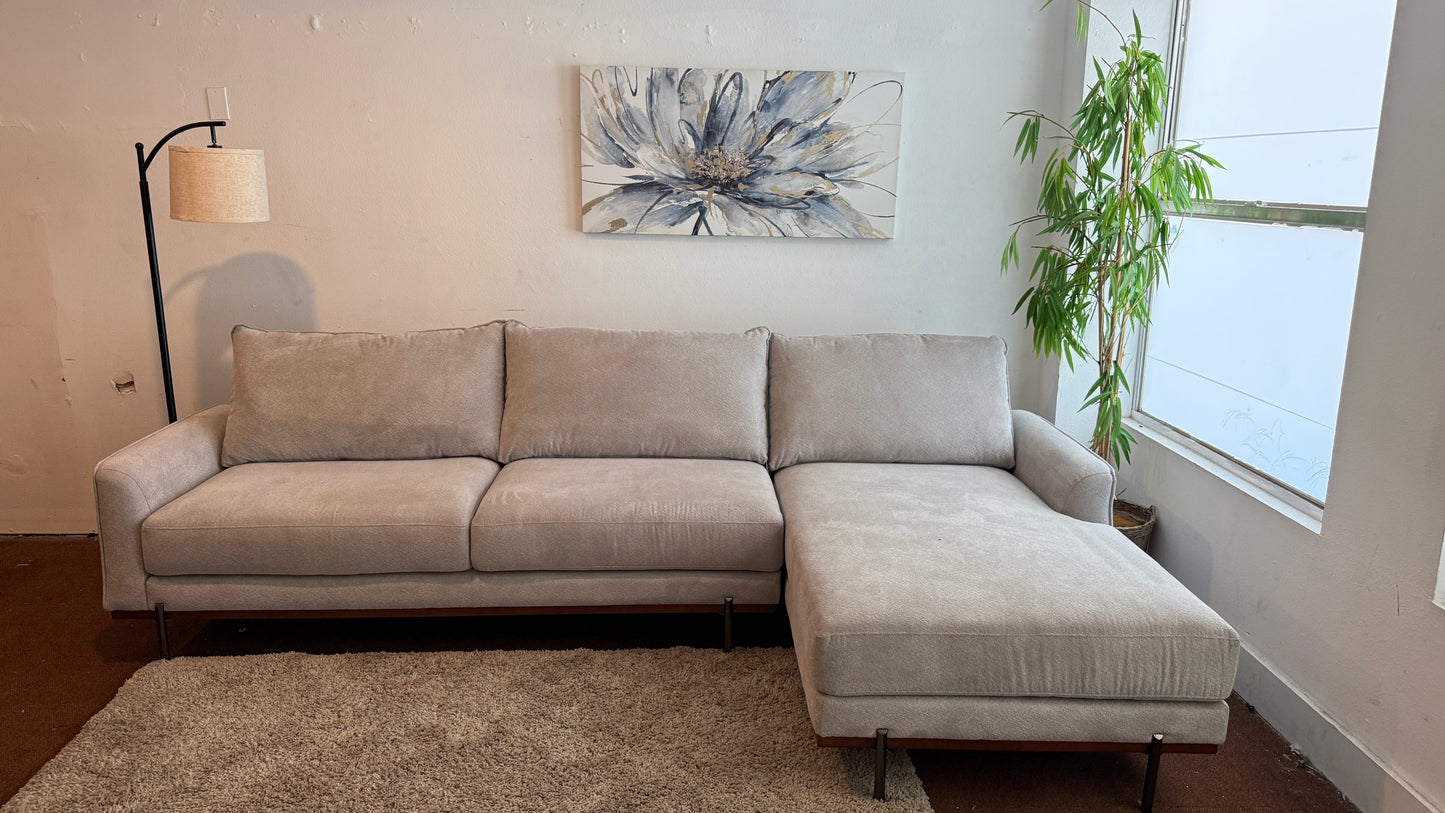 Liquidation Costco Myla Sectional Couch