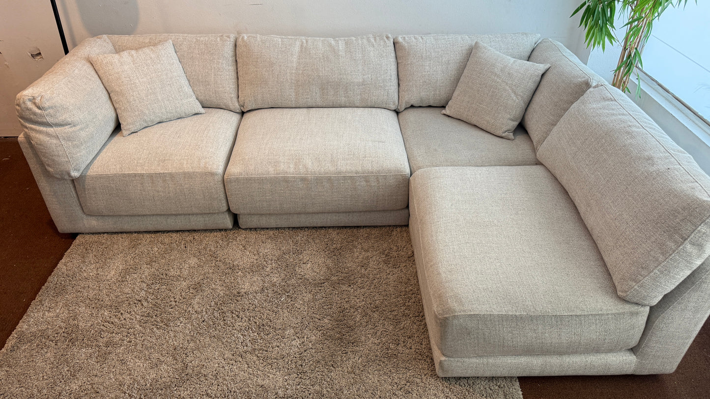 Liquidation Costco Dayna Modular Sectional Couch