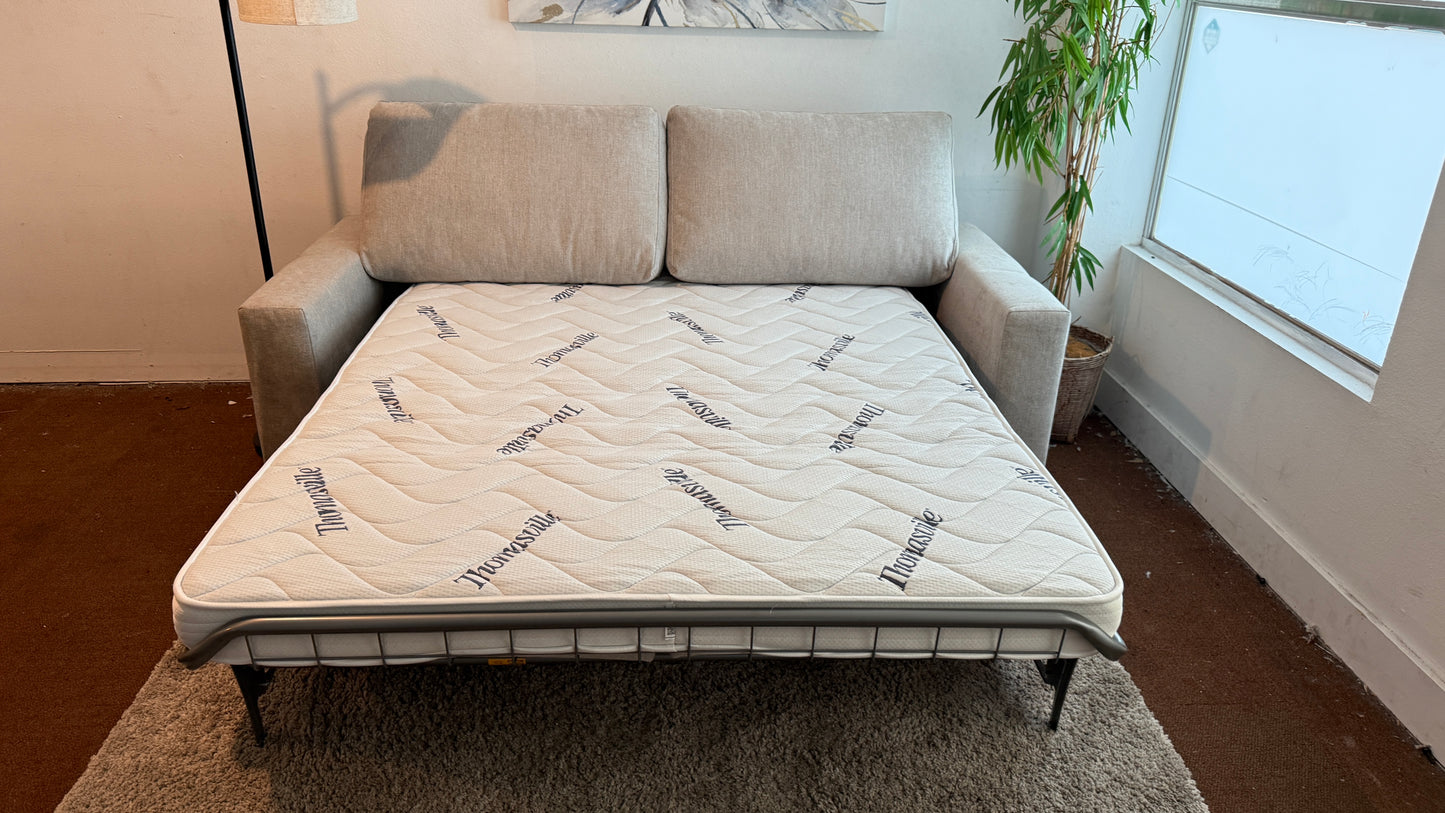 Liquidation Thomasville Maya Queen Sleeper Couch