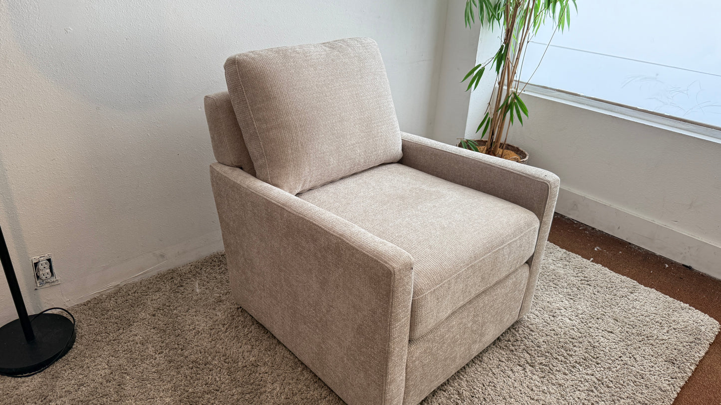 Liquidation Henredon Marley Fabric Swivel Accent Chair