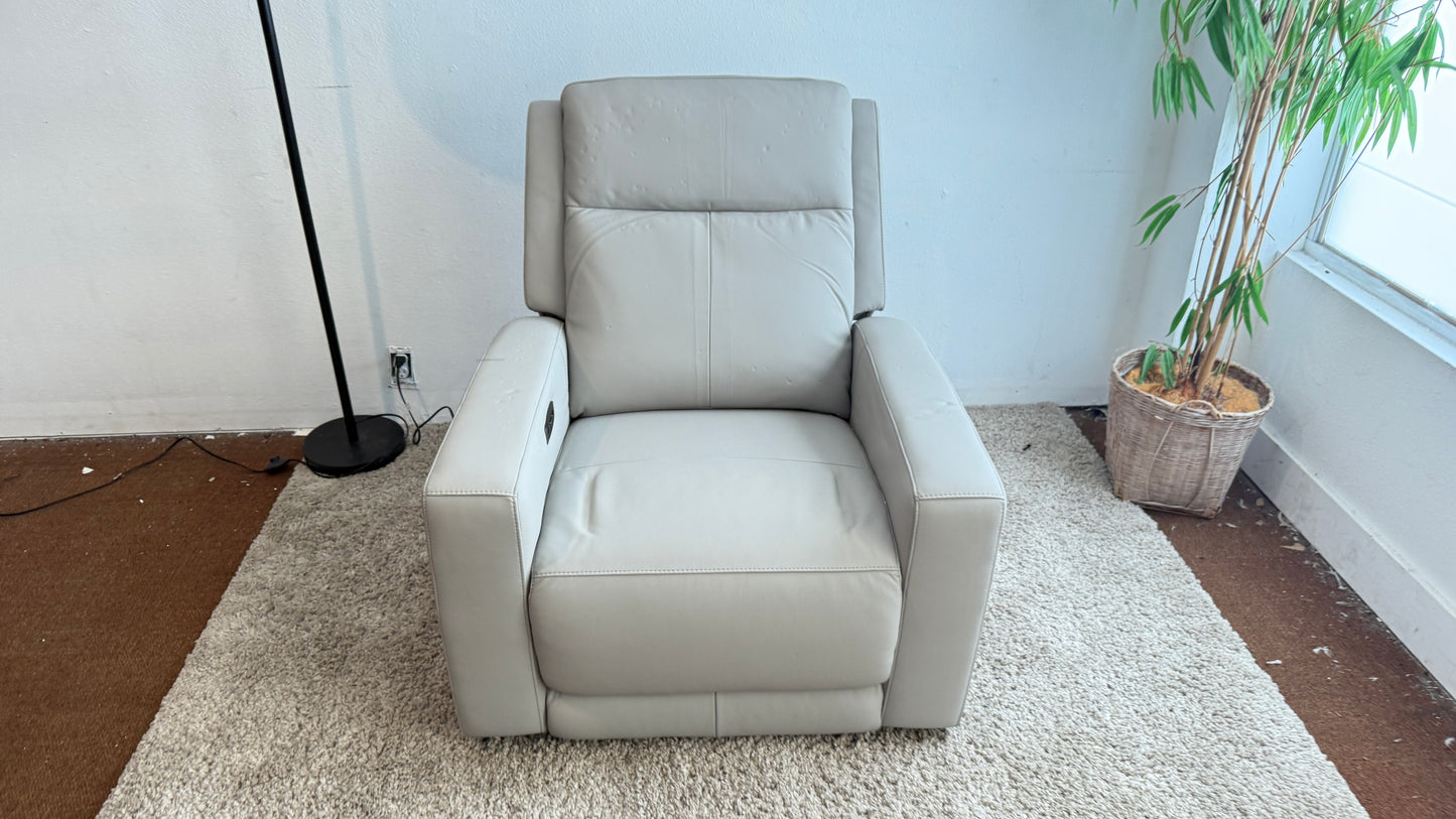 Liquidation Wren Zero Gravity Power Recliner With Powered Headrest