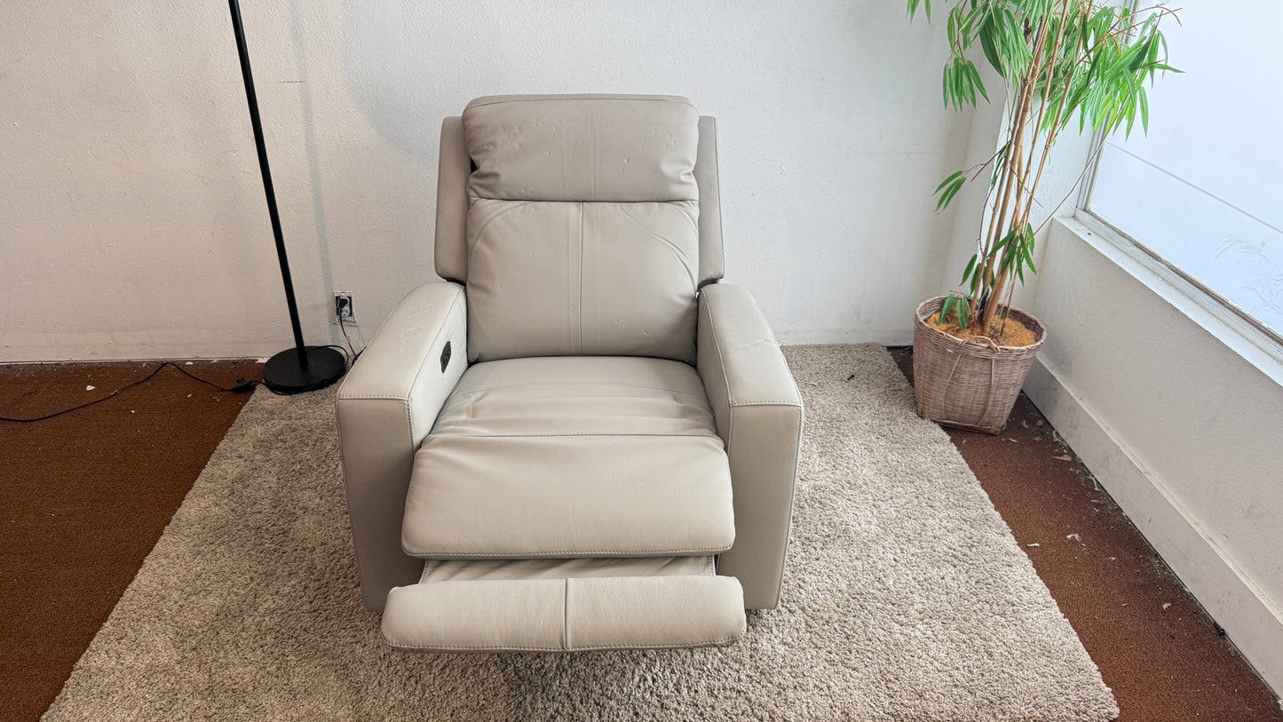 Liquidation Wren Zero Gravity Power Recliner With Powered Headrest